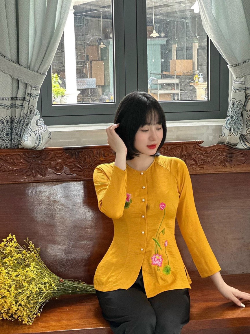 ÁO BÀ BA THÊU HOA SEN LỤA TƠ TẰM