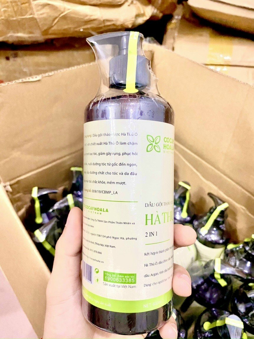 Dầu Gội Thảo Dược Hà Thủ Ô 800ml  Giúp Đen Tóc  Kích Mọc Tóc