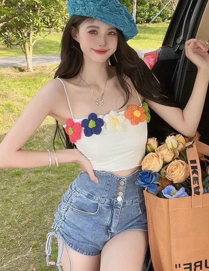 Áo kiểu 2 dây phối bông vải ren cao cấp.