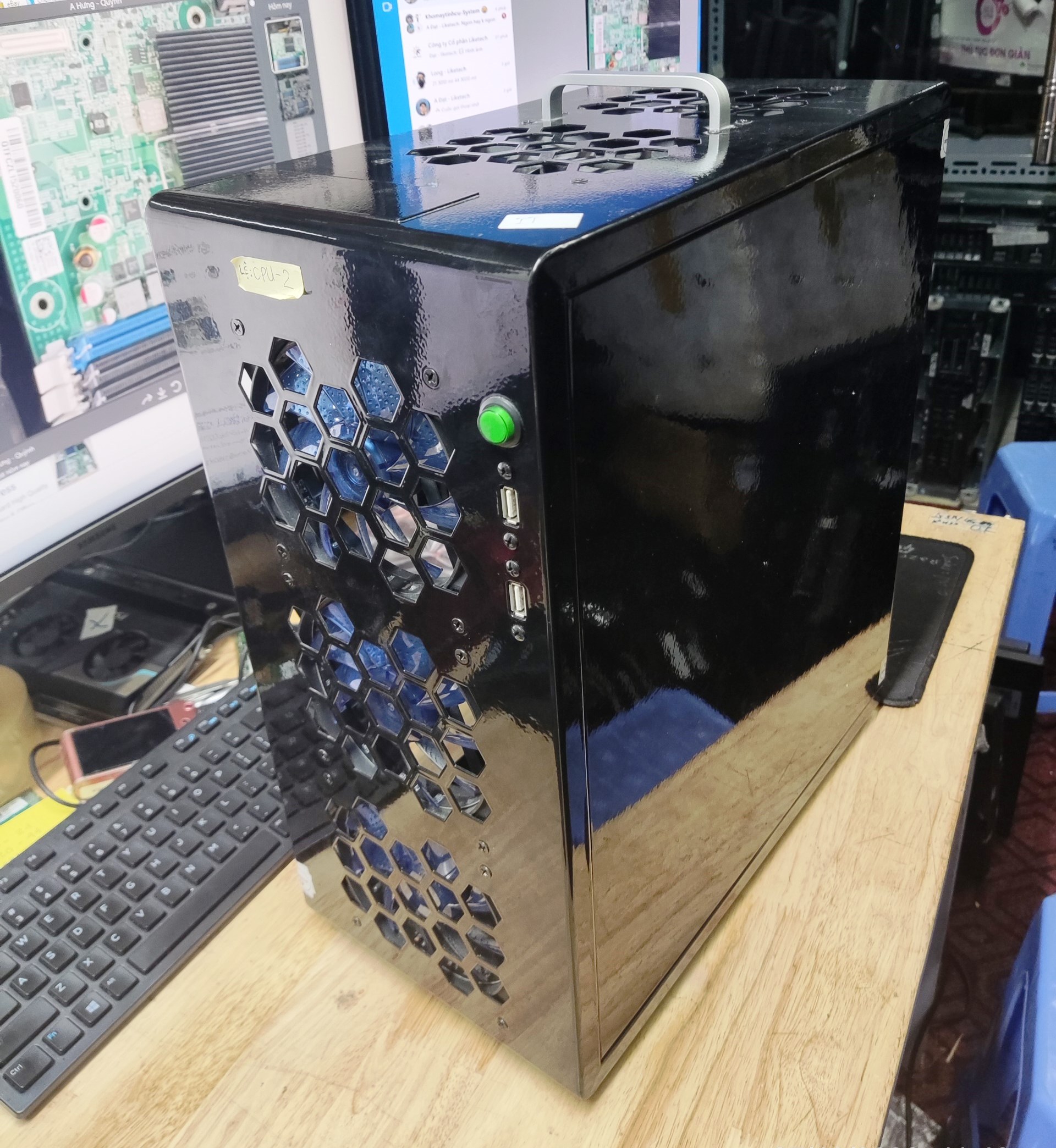 Máy chủ Dell PowerEDGE C2100 MOD case Tower (Dual X5650 12 core 24thread/ Ram 64Gb/ SSD 240Gb)