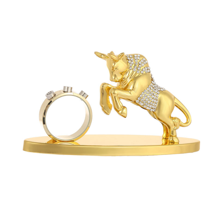 Tượng trâu vàng đính đá nước hoa trang trí phong thủy hoặc đặt taplo ô tô - Chất liệu: Hợp kim + đính đá pha lê - Trọng lượng: 450g - Mã: HC884