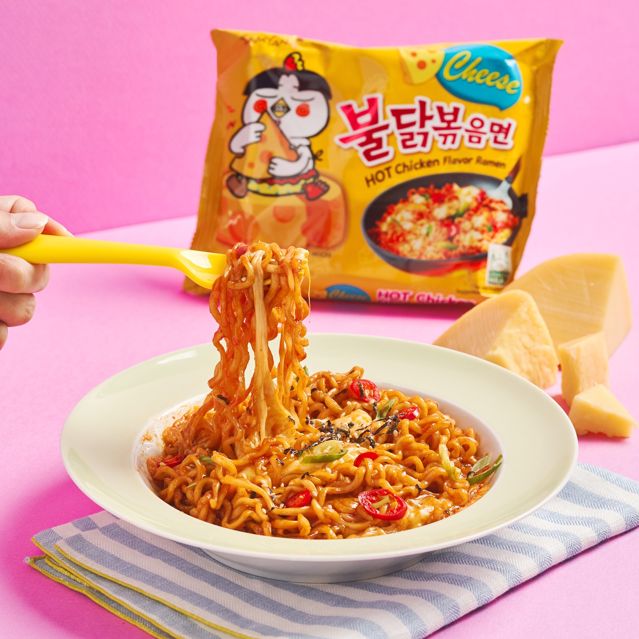 Mì Gà Cay Phô Mai Samyang 140g