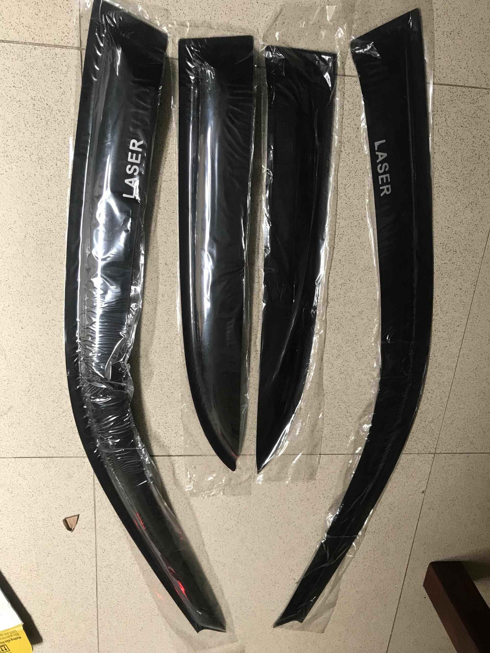 Bộ vè mưa đen xe Ford laser, Mazda 323