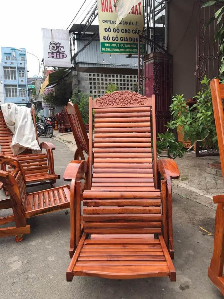 Wooden Lazy Chair with Car Wheels