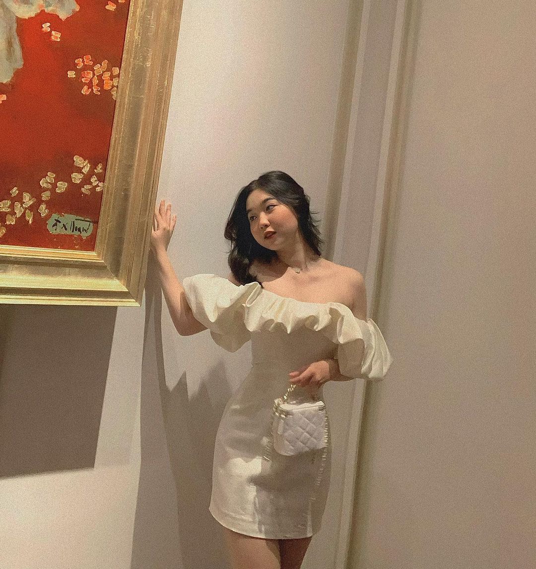 Elegant Studio Đầm bèo vai thời trang Mini Dress