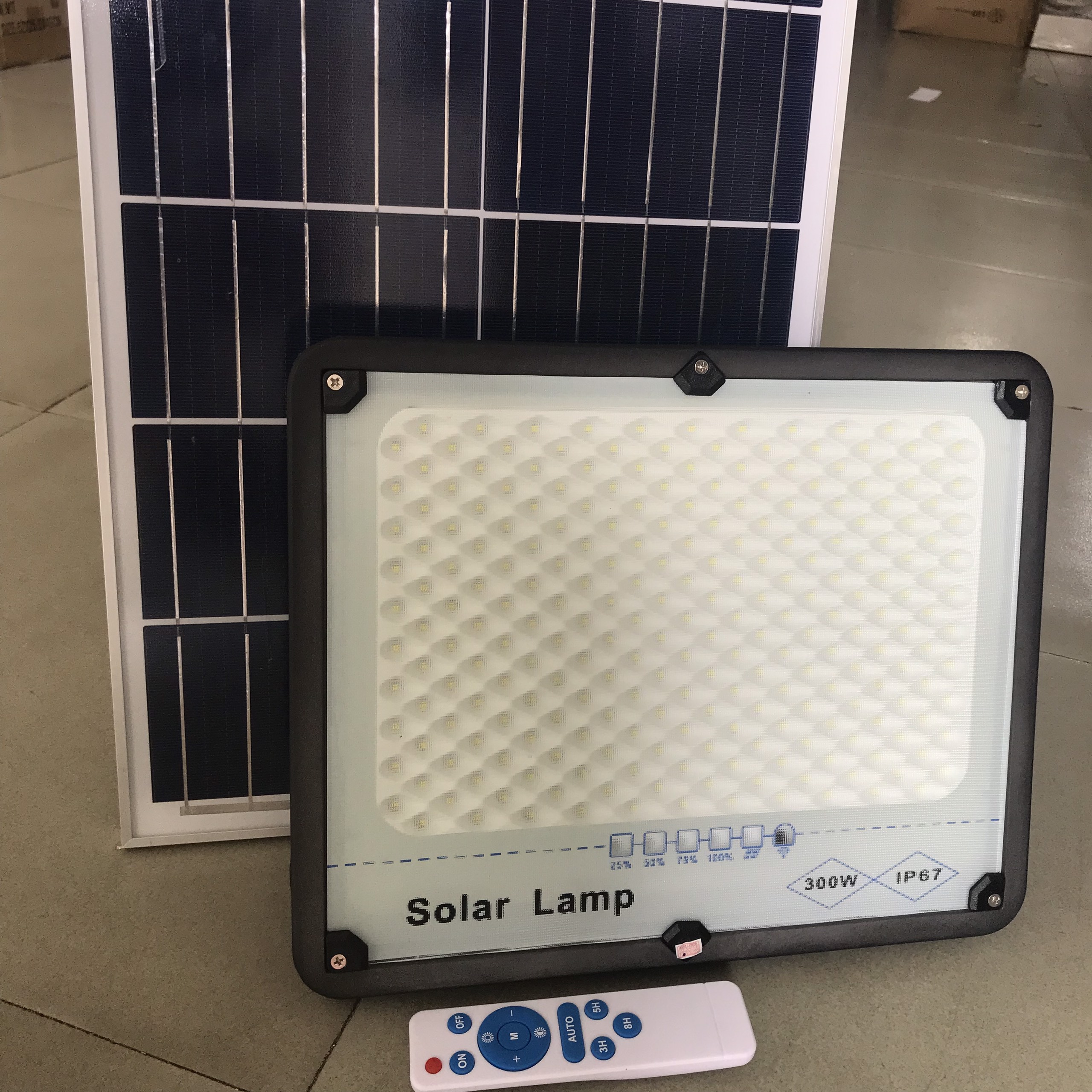 [HCM]Đèn pha năng lượng mặt trời 300W