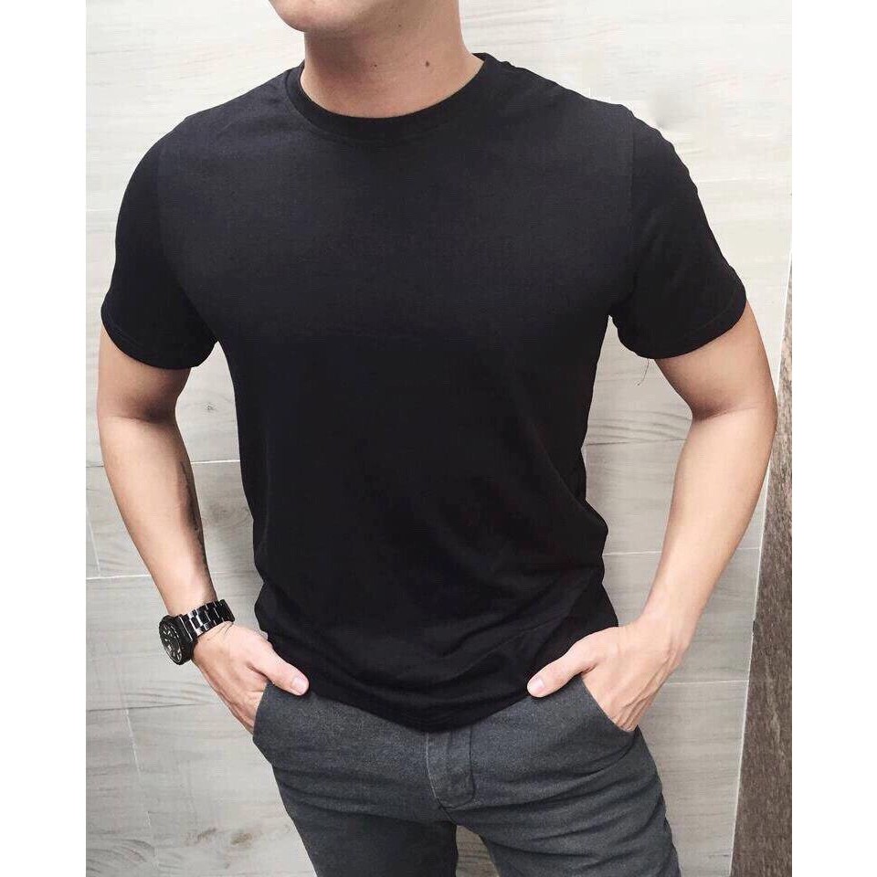 Phông cổ tròn màu đen form body trẻ trung