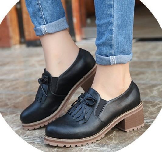 Giày loafer tua rua đế nâu