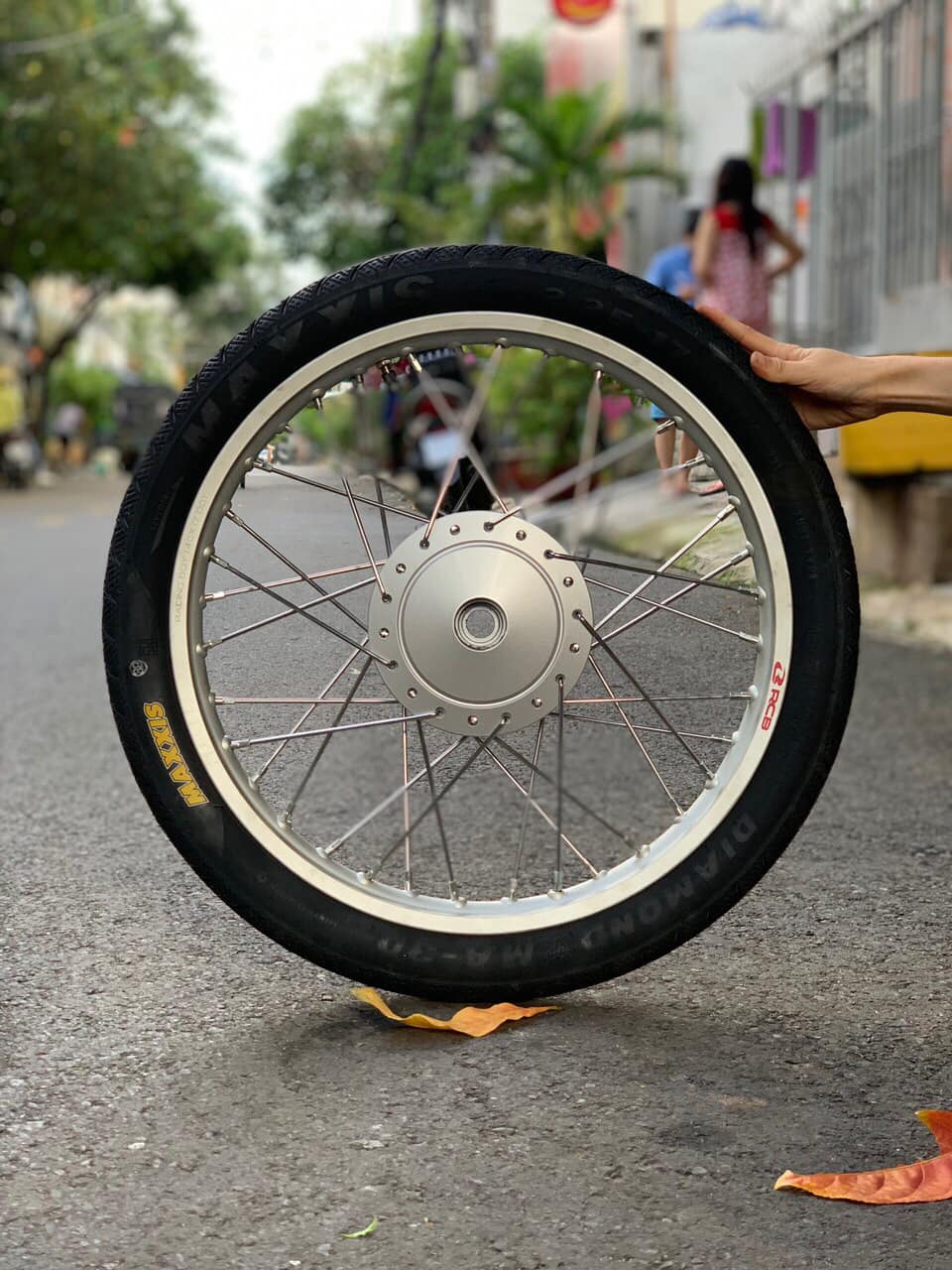 NIỀNG RACINGBOY CHÍNH HÃNG ĐEN/BẠC (GIÁ 1 CÁI)