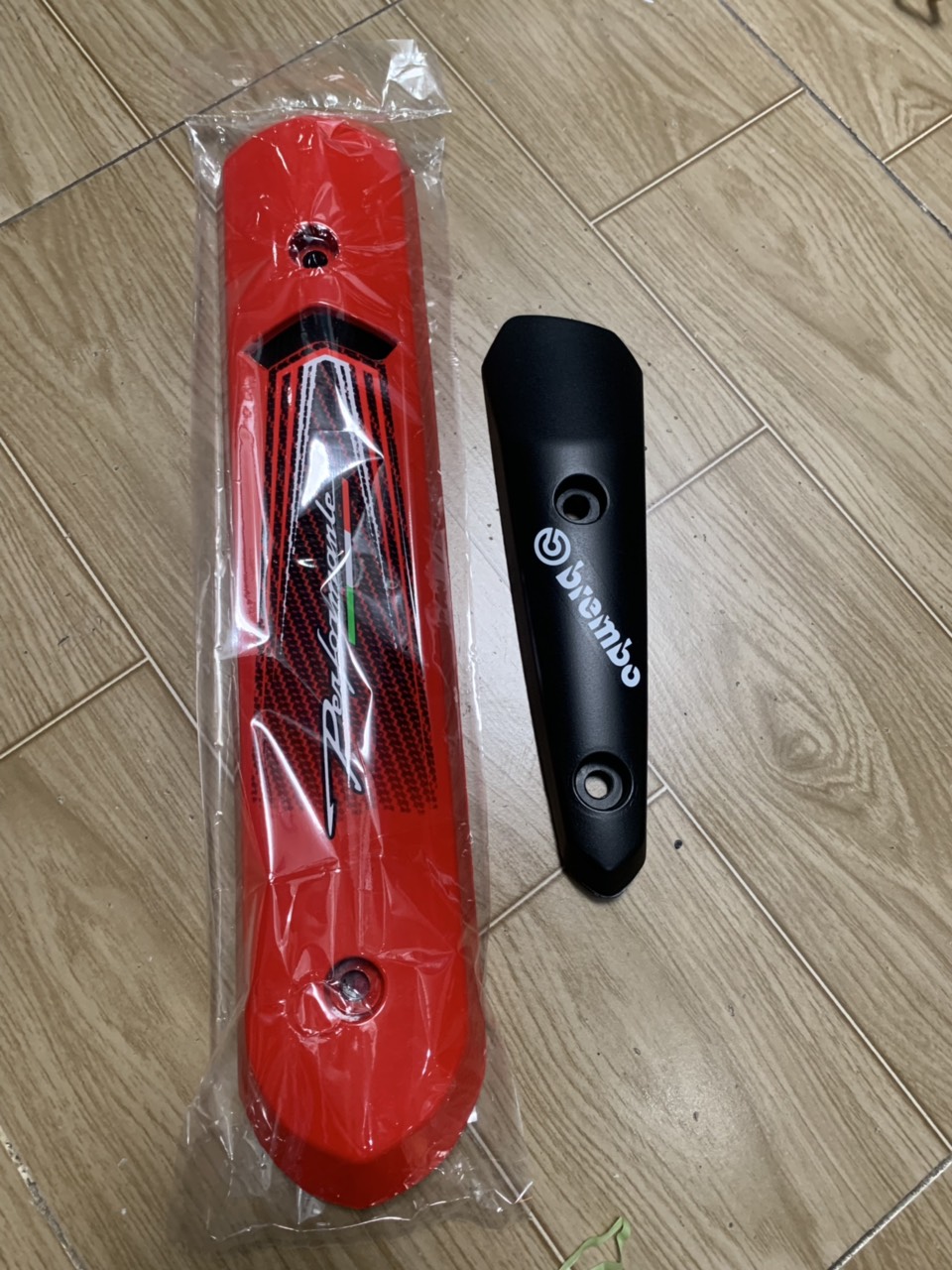 ỐP PÔ SPARK MÀU ĐỎ TƯƠI