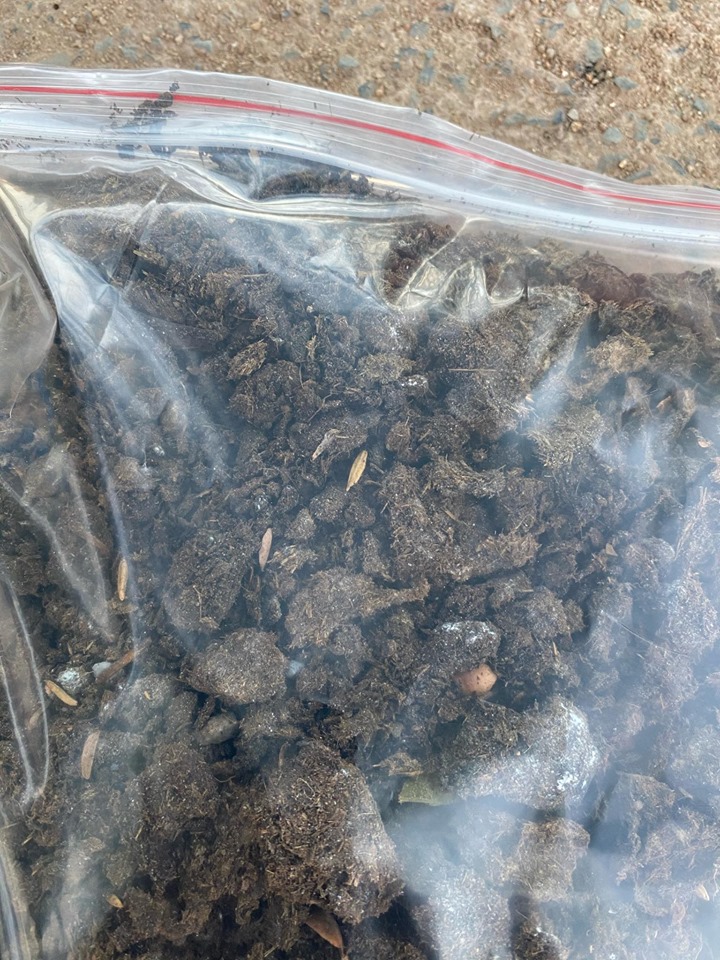 Phân bò khô ủ Trichoderma loại 1 kg