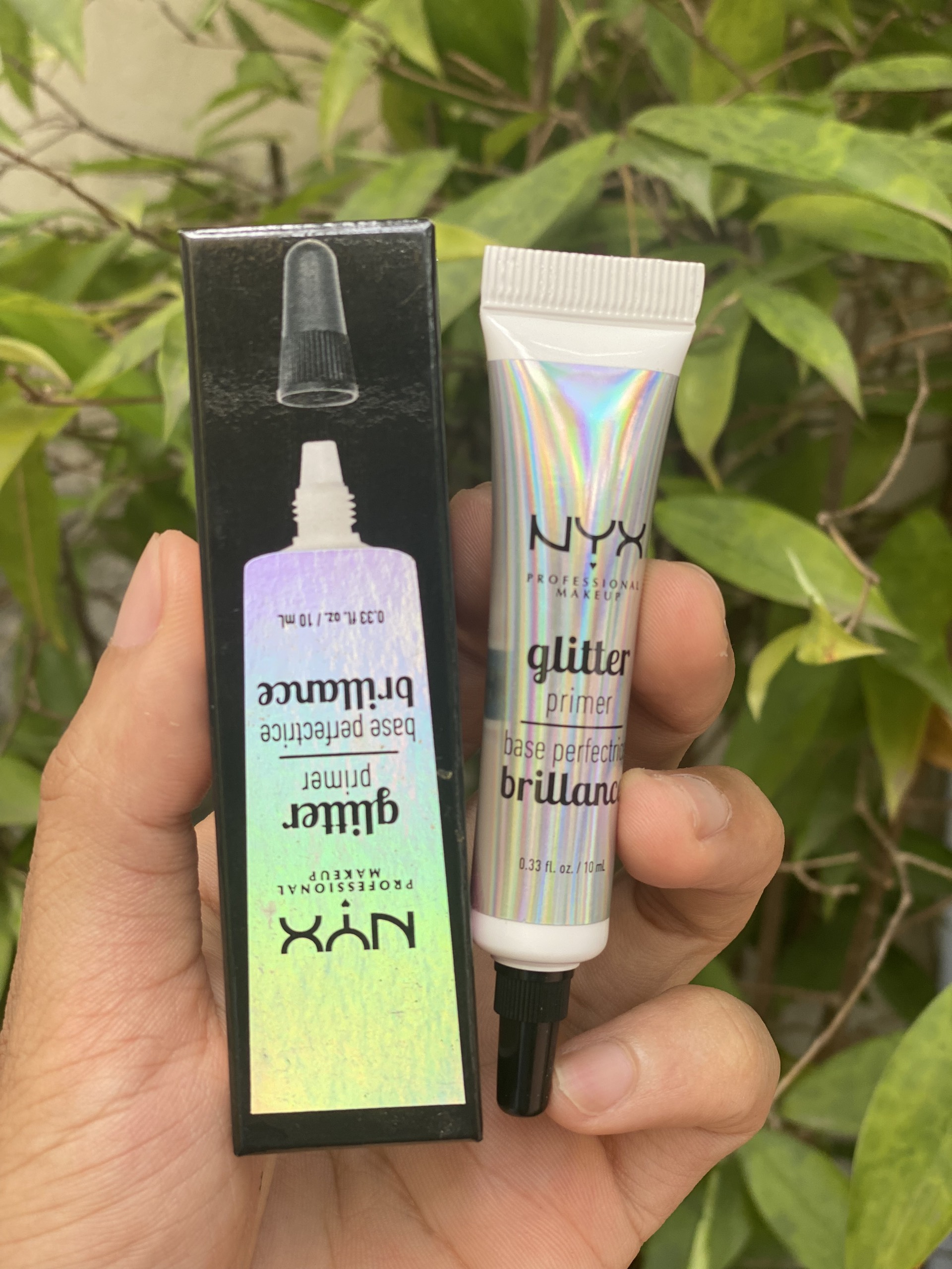 Kem lót nhũ mắt NYX Glitter Primer ( Giúp lớp nhũ bám vào da )
