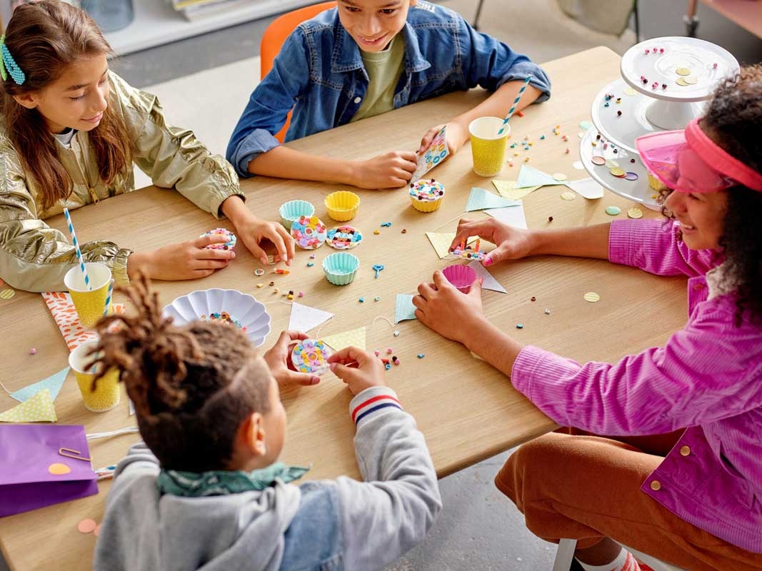 Đồ Chơi Lắp Ráp LEGO Dots 41926 - Creative Party Kit (623 Mảnh Ghép)
