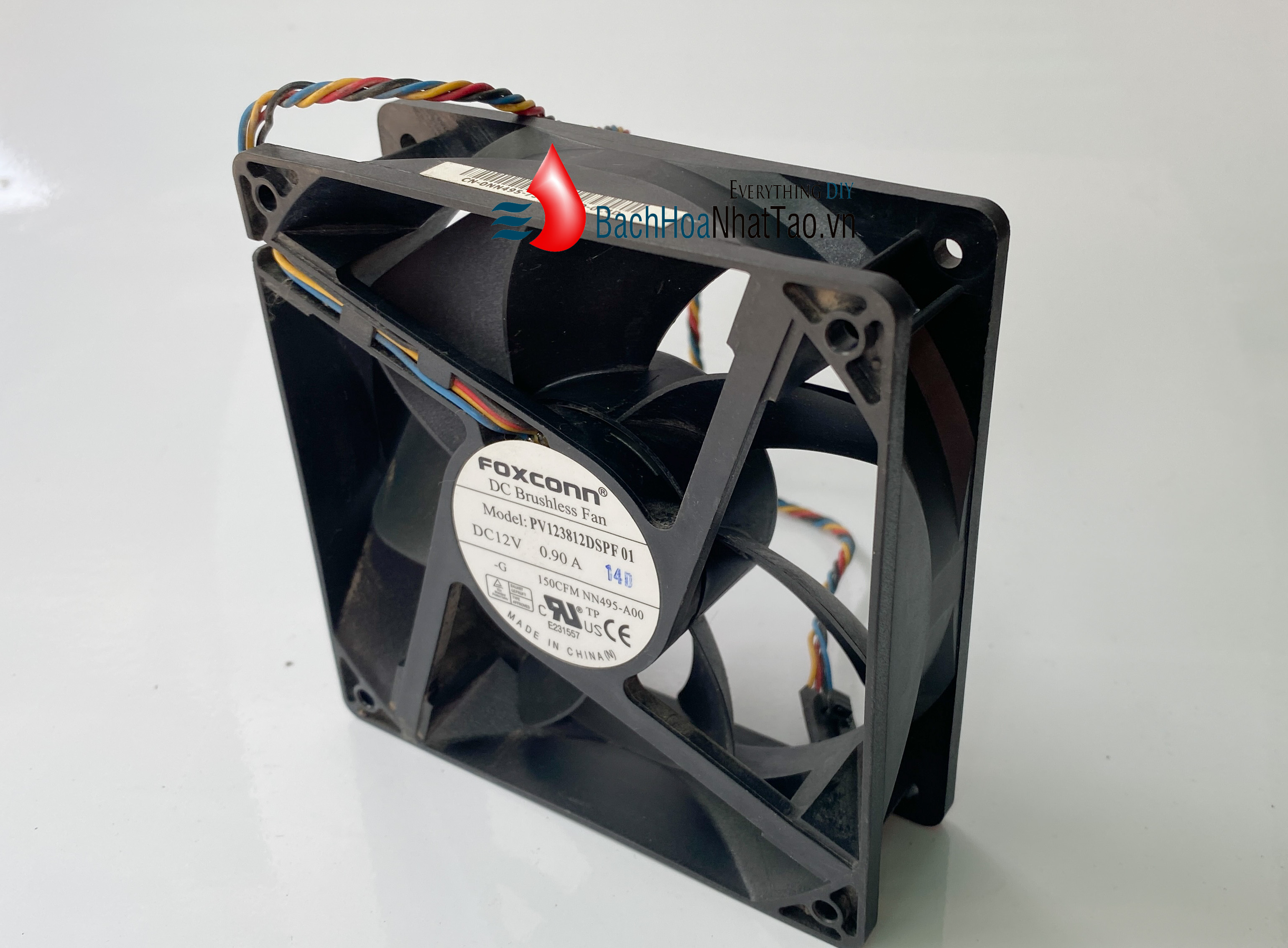Quạt Foxconn 12v 12cm x 12cm vuông