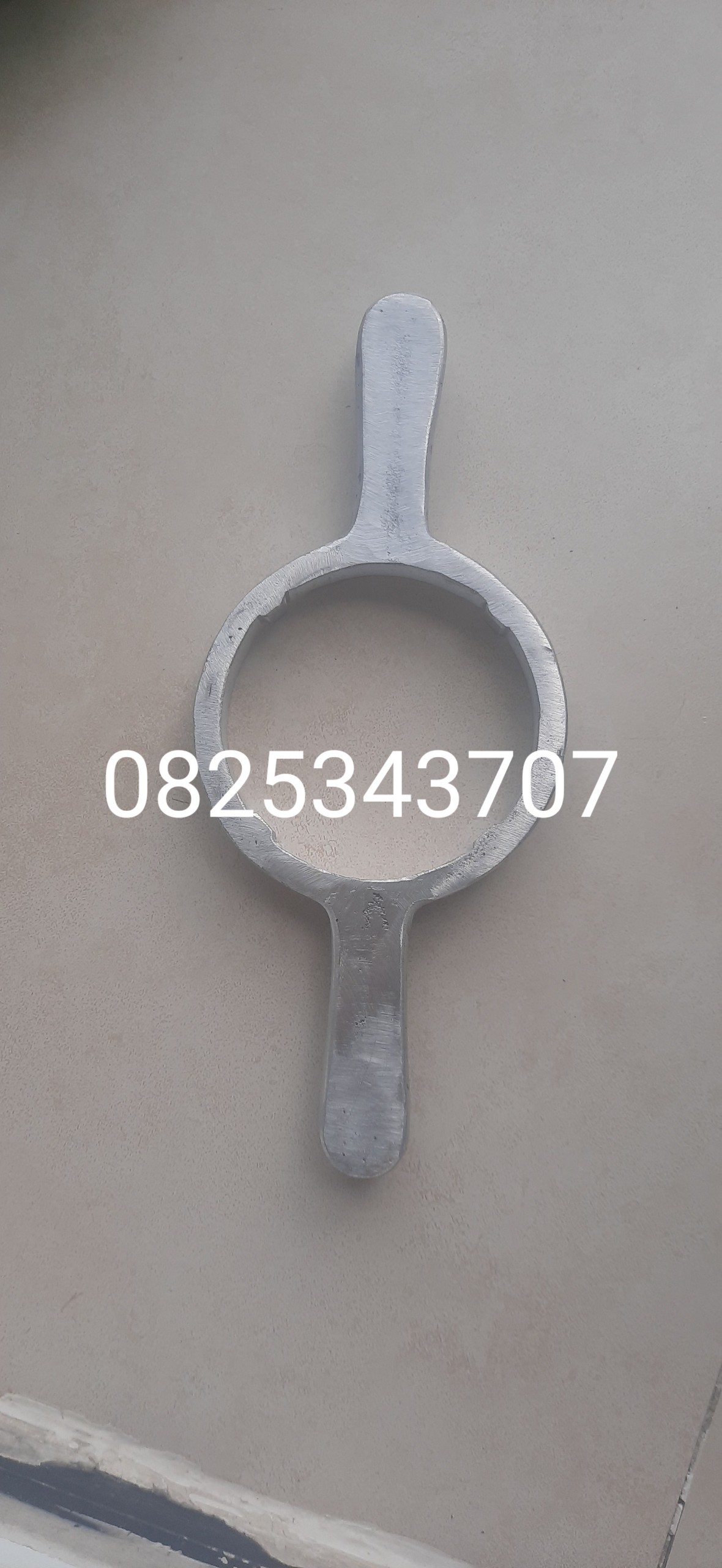 Cây vặn và mở nắp bình nước 20L Nhôm(p100)