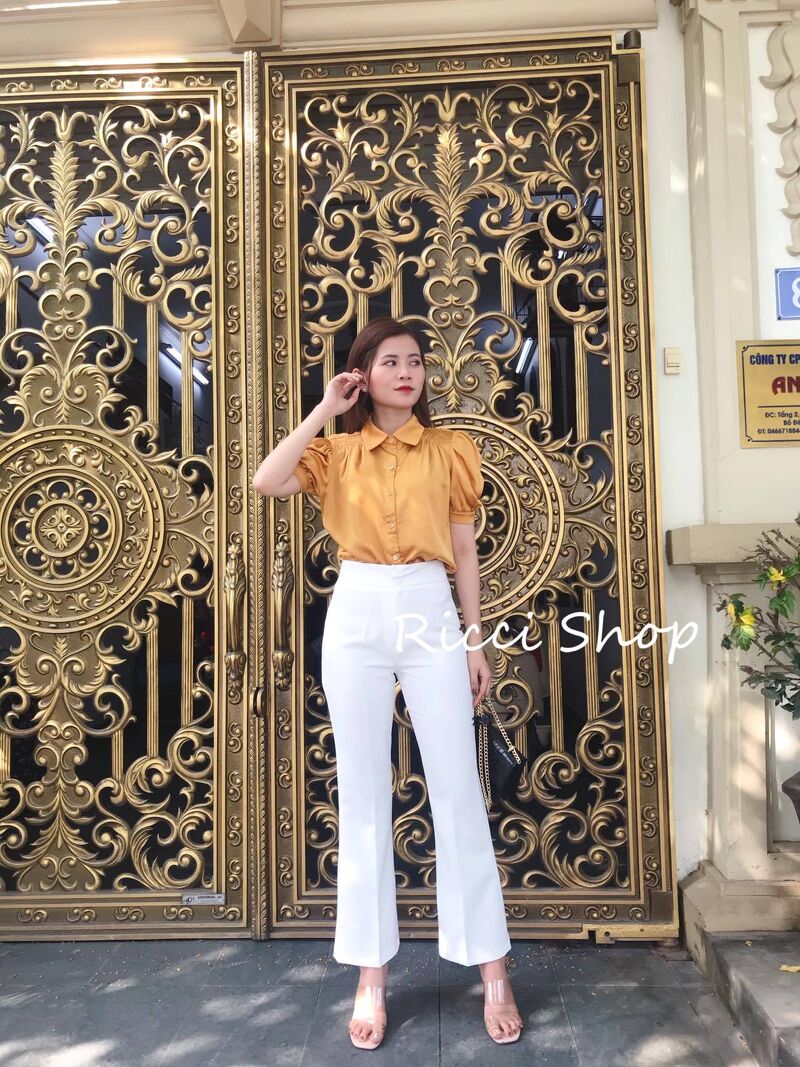 Q30 Quần ống loe khuy giữa