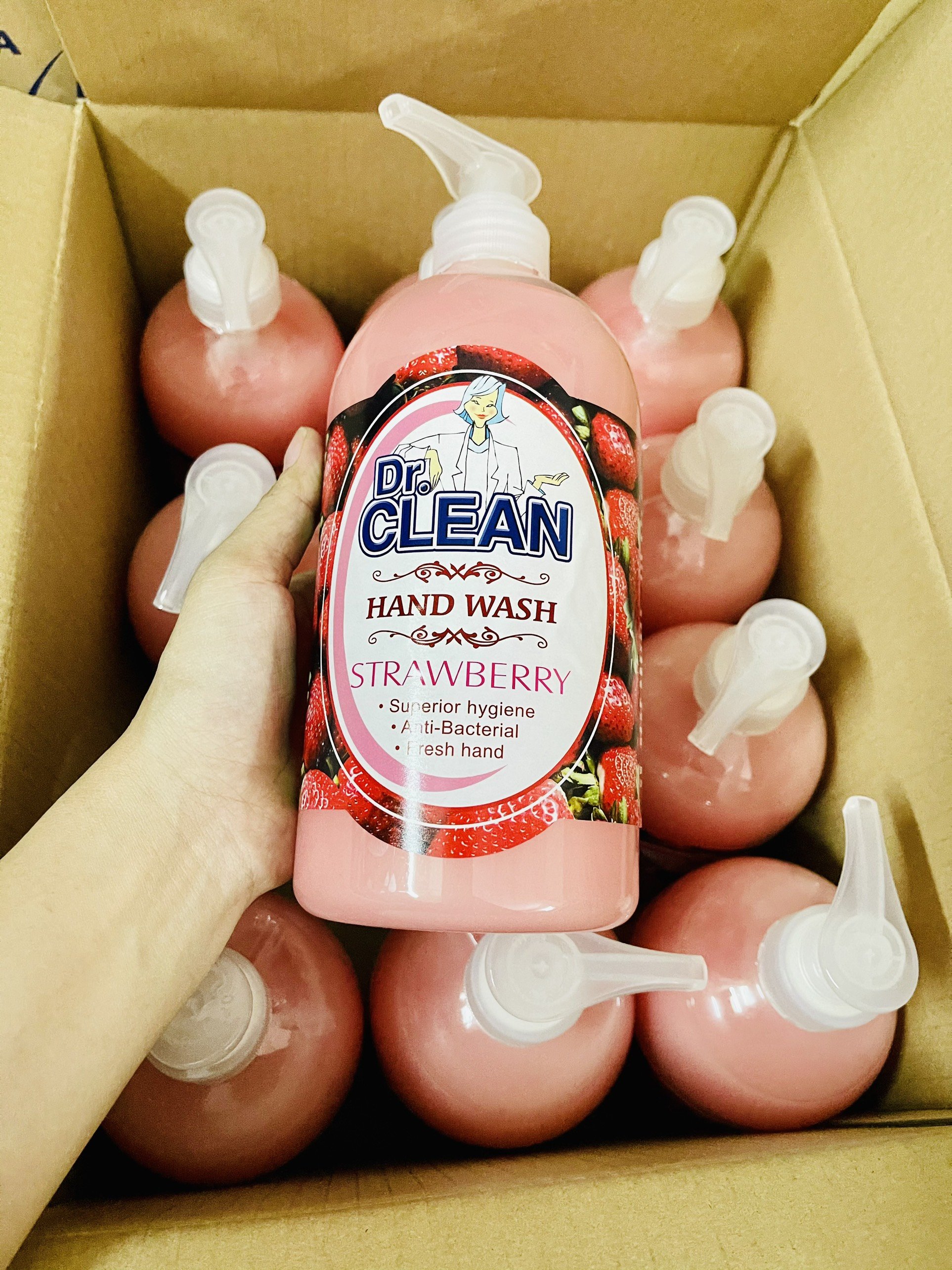 Nước rửa tay kháng khuẩn, dưỡng da Dr.Clean 1 lít