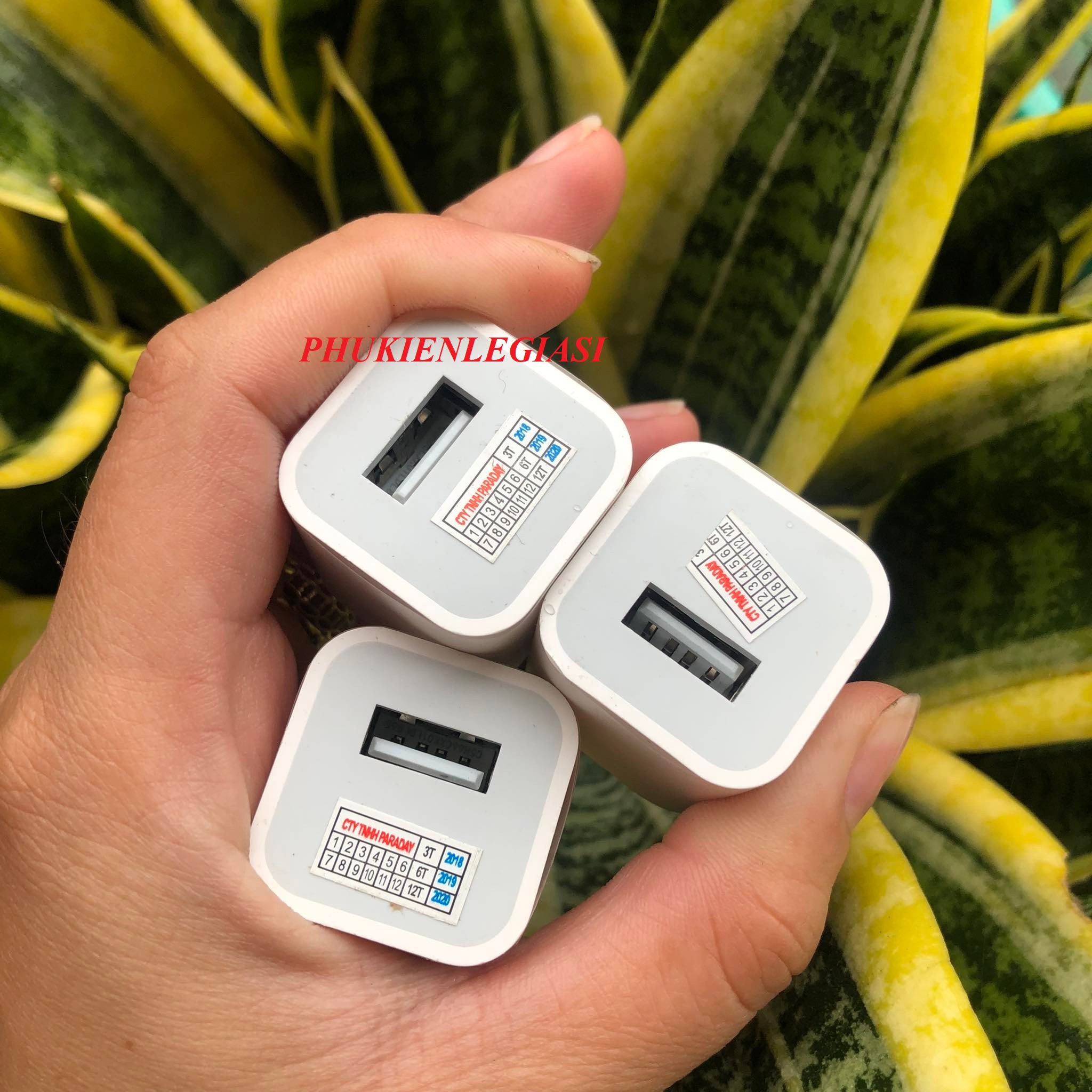 XÃ HÀNG THANH LÝ Cốc sạc 5V 1A mã A12 hàng TR