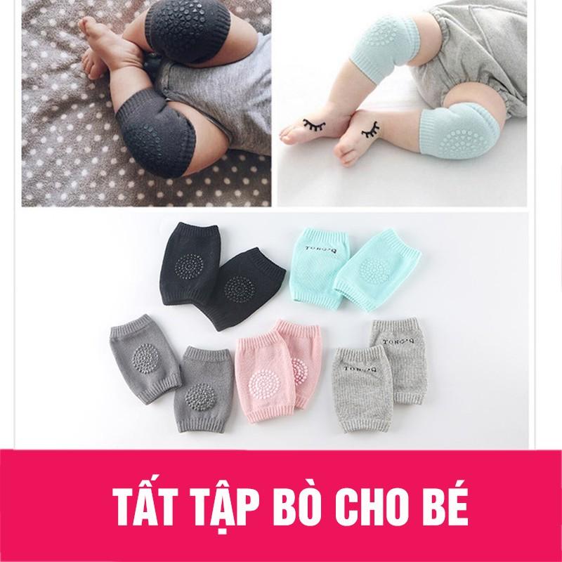 Combo 2 đôi vớ chống trượt, bảo vệ đầu gối bé khi tập bò (giao màu ngẫu nhiên) - Màu bé trai
