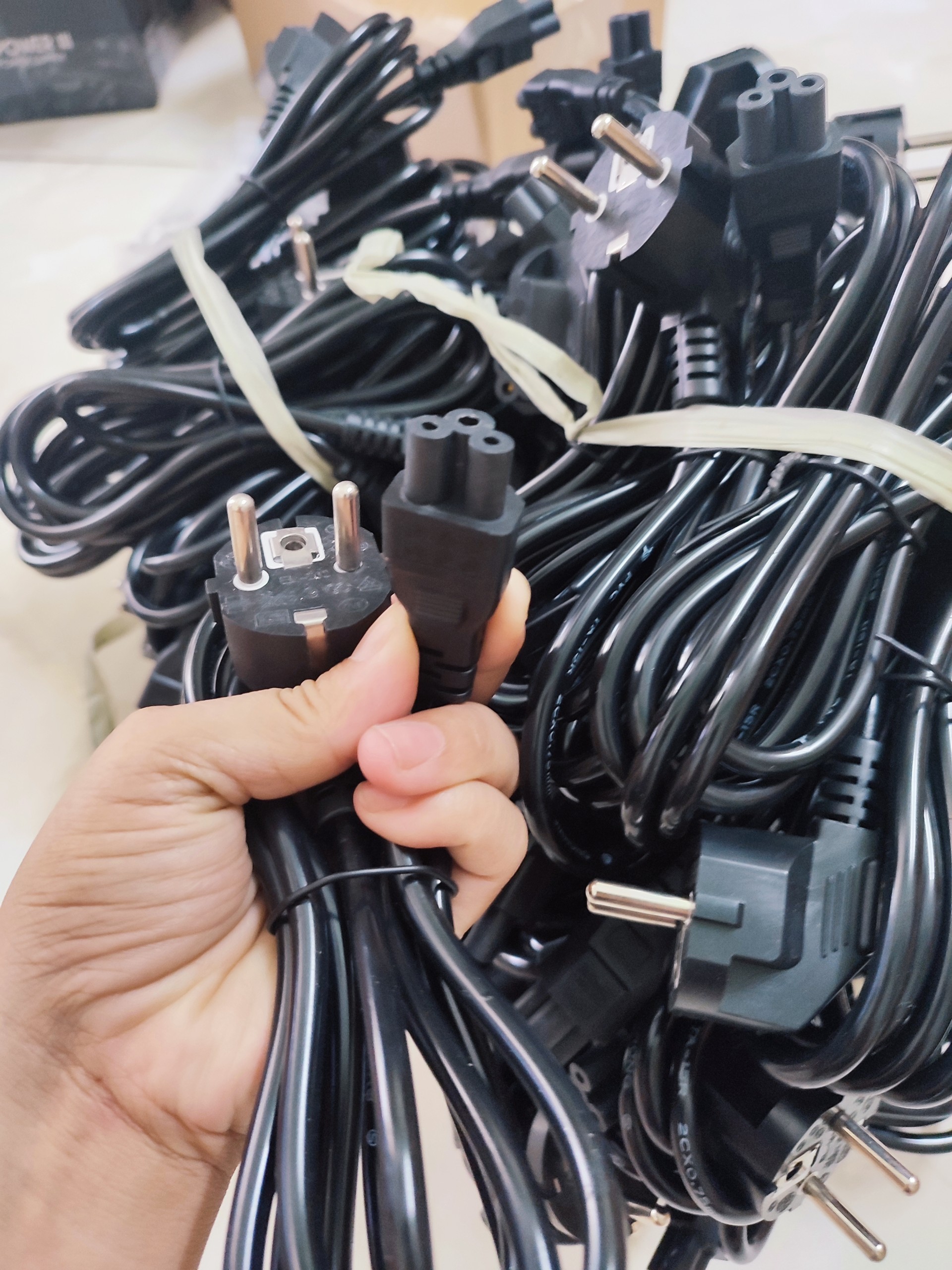 Dây nguồn tivi LG 3 lỗ