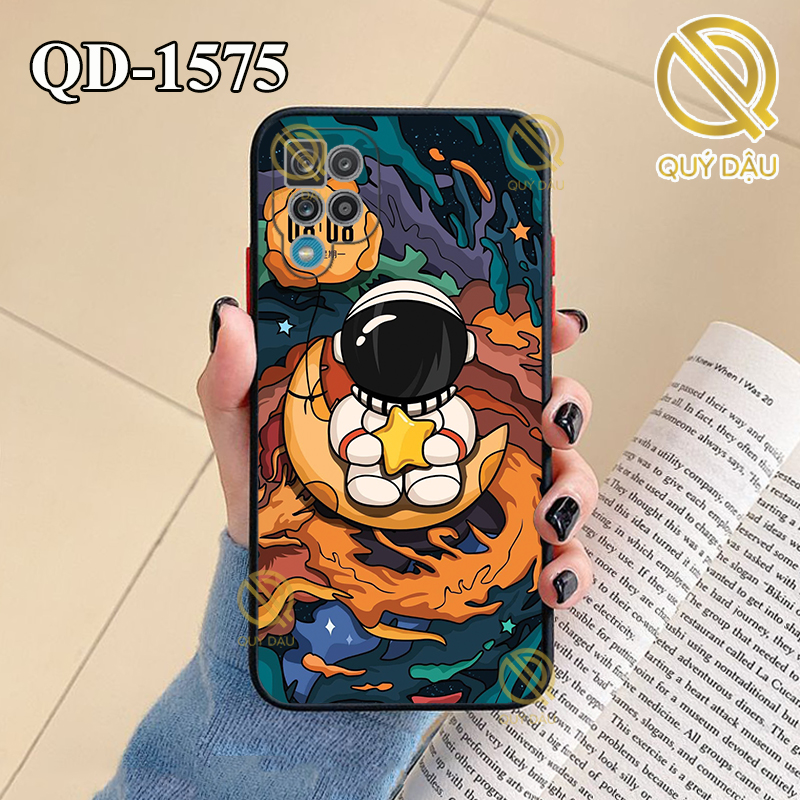 Ốp lưng Samsung Galaxy A12 in hình Phi hành gia P1