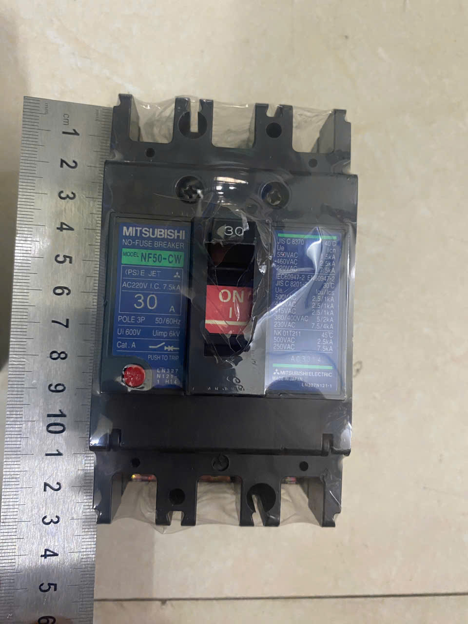 CB NHẬT 3 PHA 30A MCCB