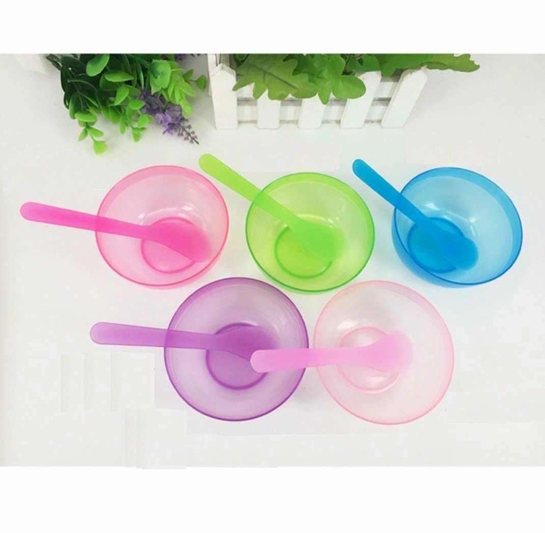 Chén Nhựa Dẻo Trộn Mặt Nạ + thìa quét ( Giao màu ngẫu nhiên)