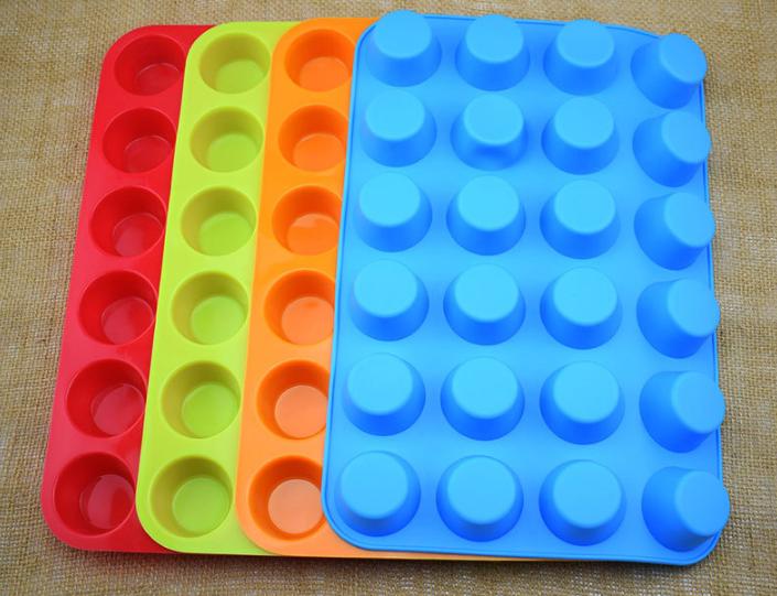 Khuôn cupcake silicon 24 ô