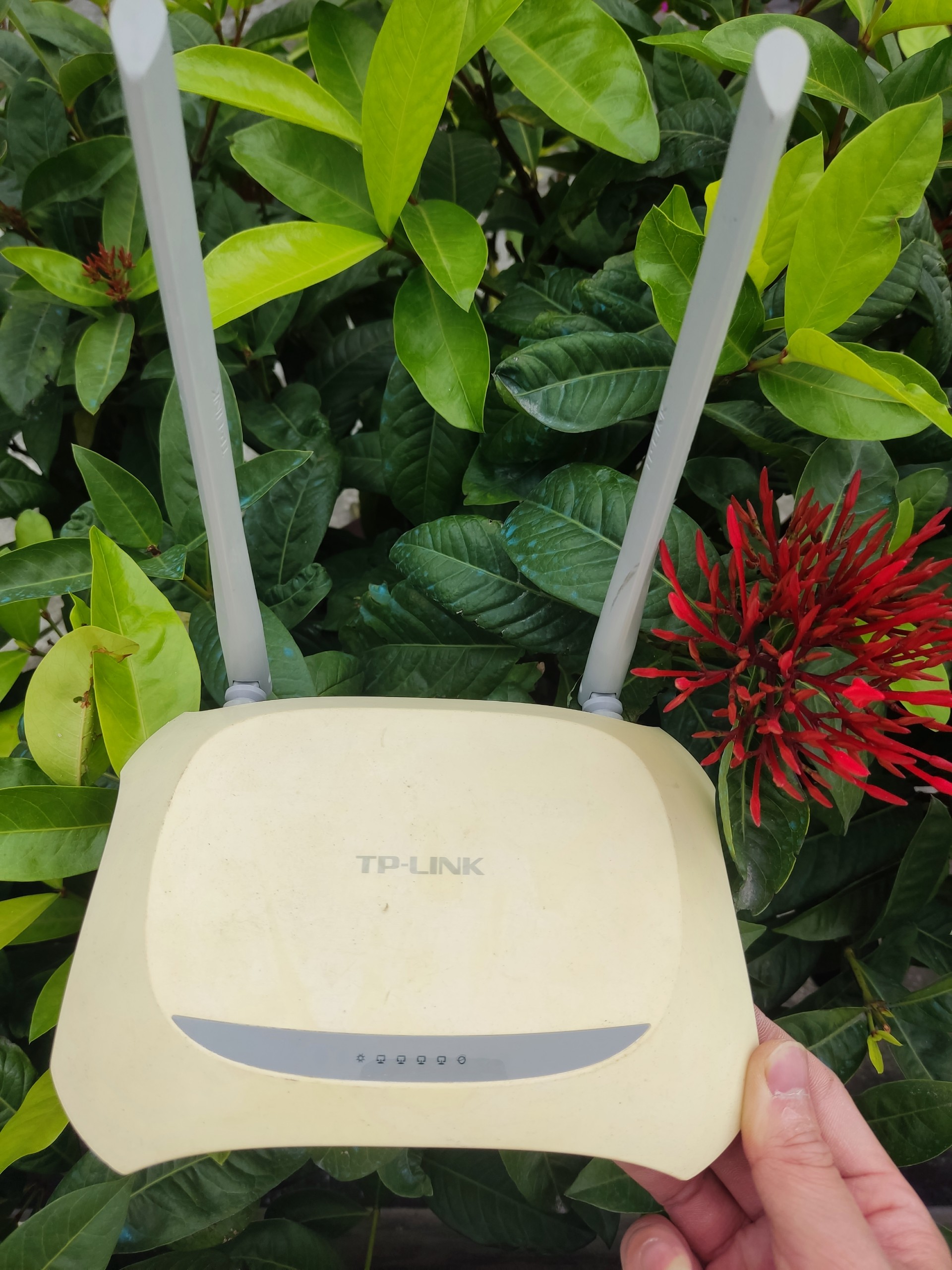 Bộ phát wifi tplink - modem wifi 842n chuẩn 300 mbps, cục phát wifi tplink, router wifi cuc phat sóng wifi, wifi tplink - hàng cũ