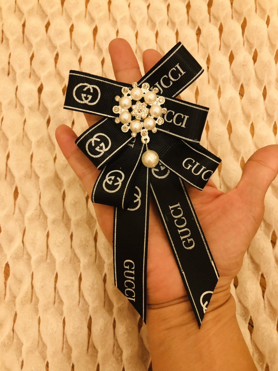 Cài áo dây phối logo mặt đính đá (Nhận thiết kế theo yêu cầu quý khách)