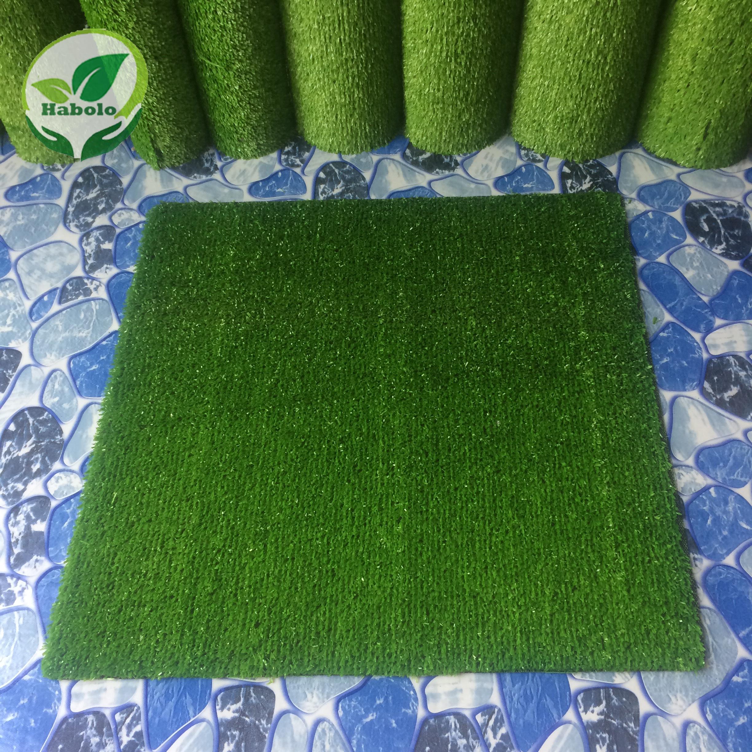 [50 x 50cm x 1cm] Thảm cỏ nhân tạo dùng cho những chỗ trơn trượt.