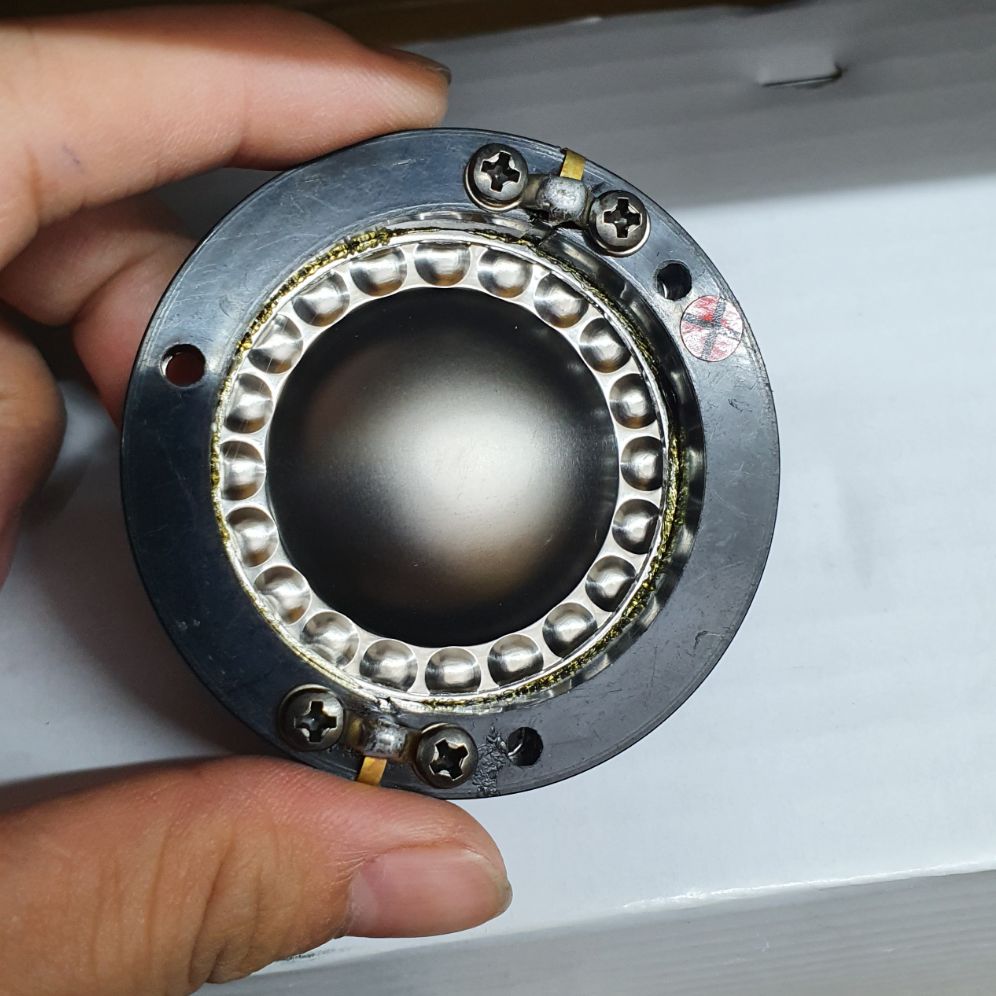 Côn loa ti tan 34,4 không cọc