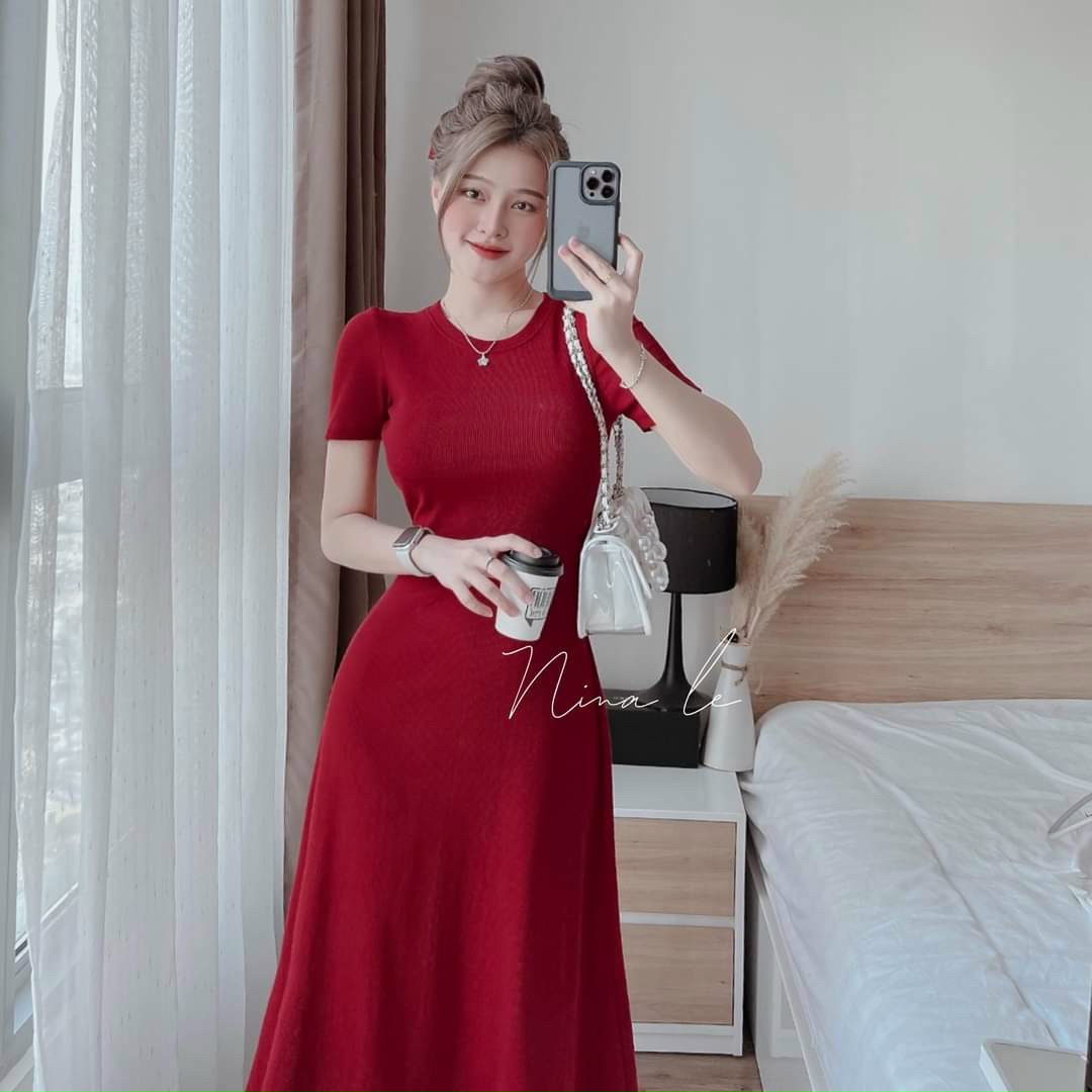ĐẦM HỞ LƯNG XÒE DÀI CÓ MÚT CỰC ĐẸP