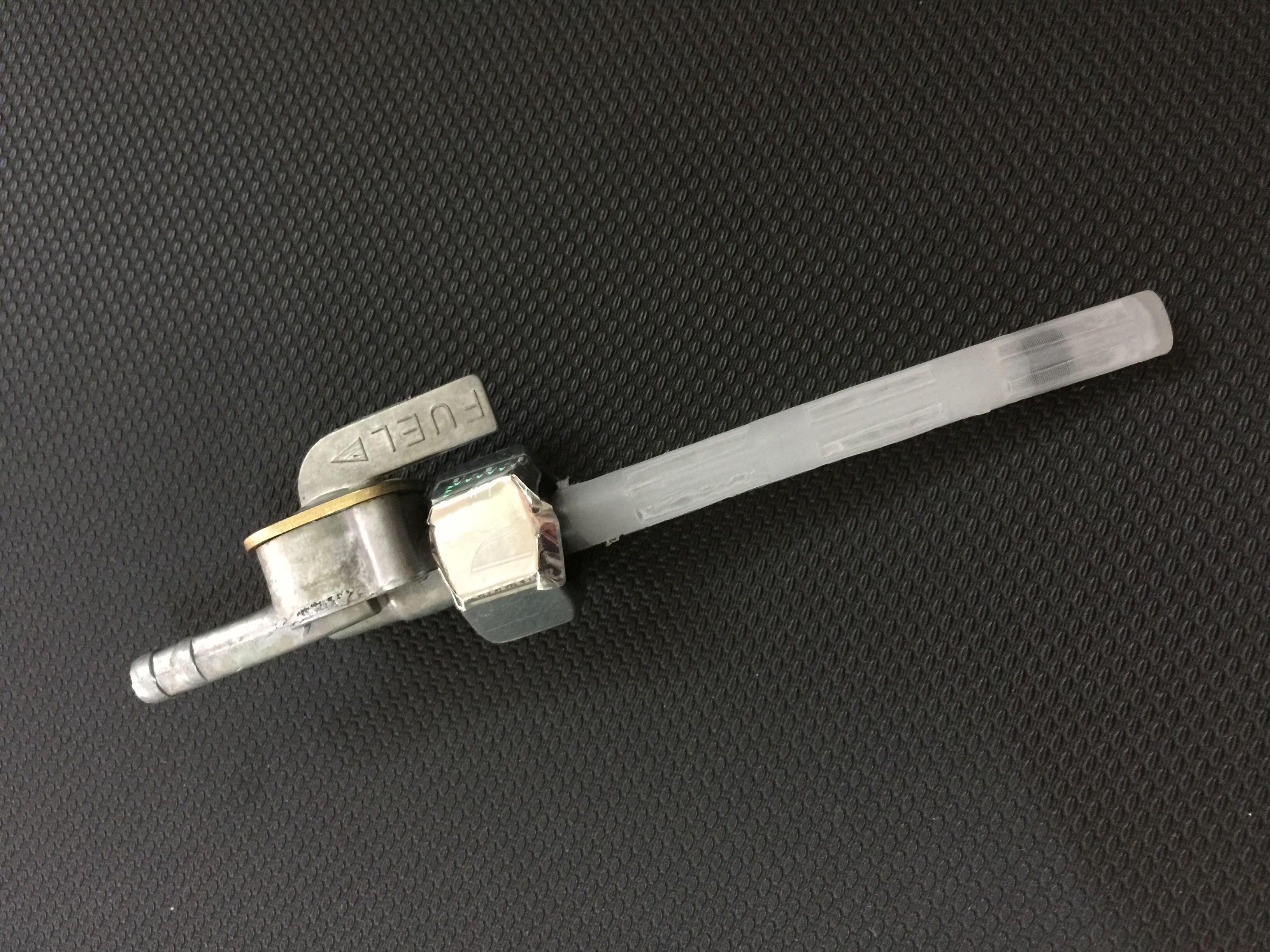 Khoá xăng xe cd - 1236