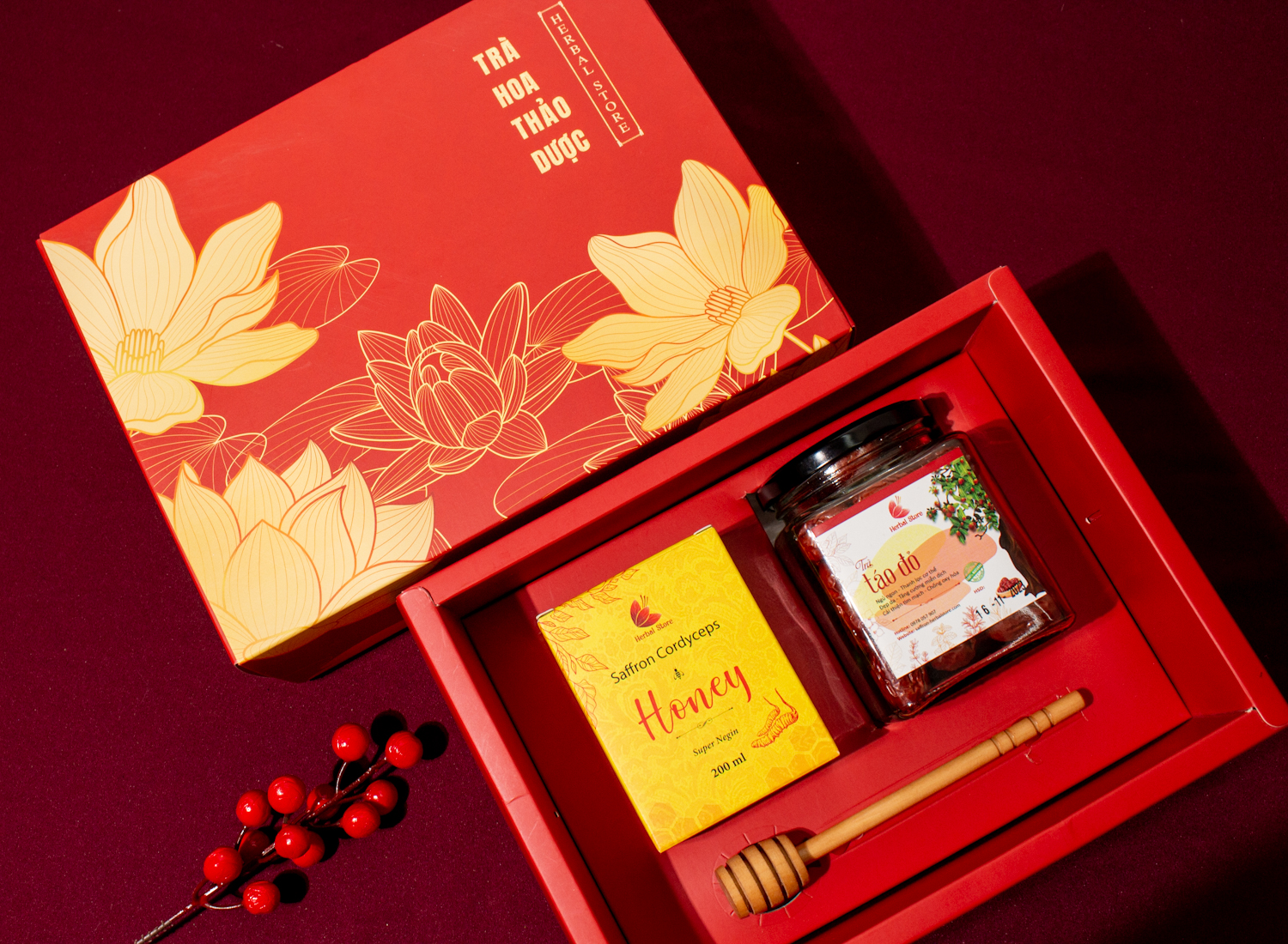 HỘP QUÀ TRÀ MẬT ONG SAFFRON KÈM THẢO MỘC