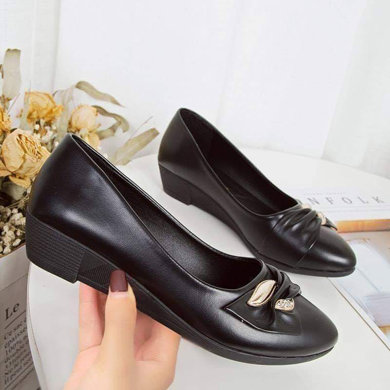 Giày bít mũi da mềm đế xuồng cao 3cm