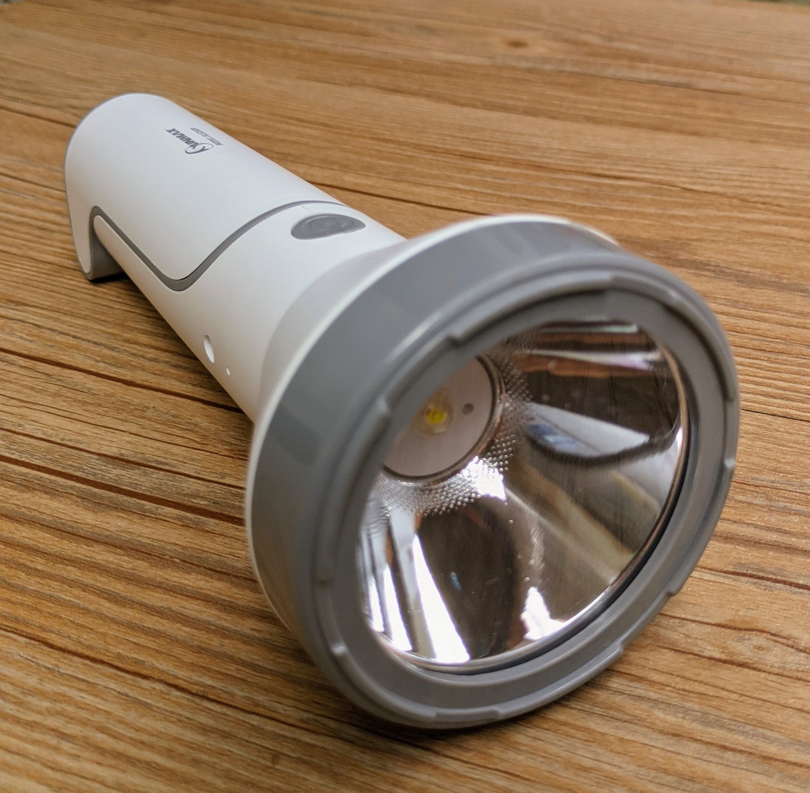 [HCM]ĐÈN PIN LED ĐA NĂNG SUNMAX SLE2029/3W