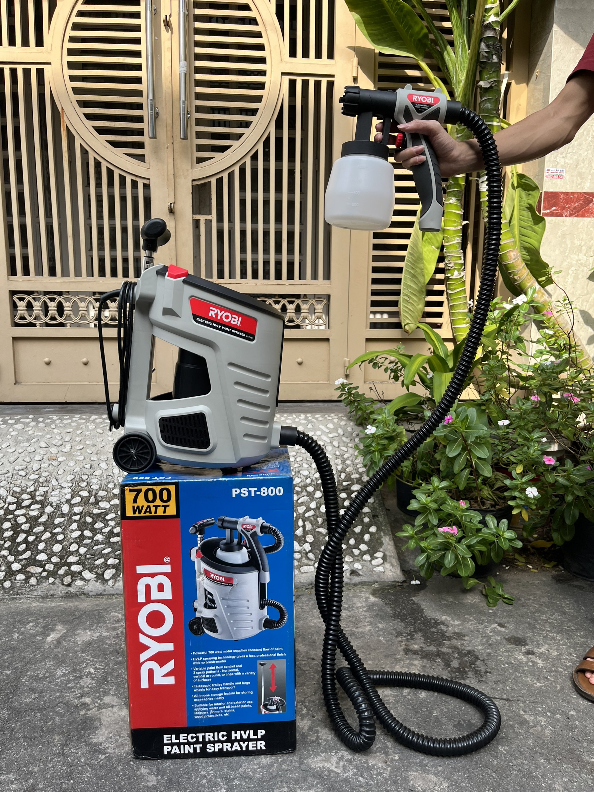 Máy phun sơn cầm tay 700w ryobi pst- 800
