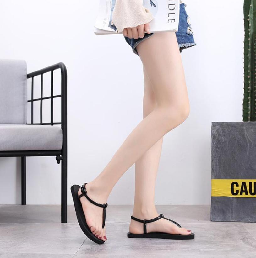 Dép xỏ ngón quai hậu dép êm chất liệu mền nhẹ cảm giác mang rất thích và dễ thương giá rẻ