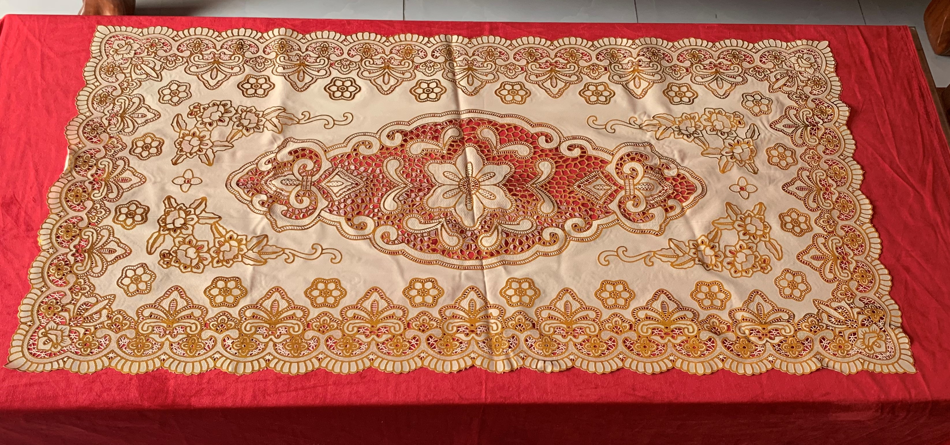 KHĂN TRẢI BÀN 1.2 m X 0.6 m
