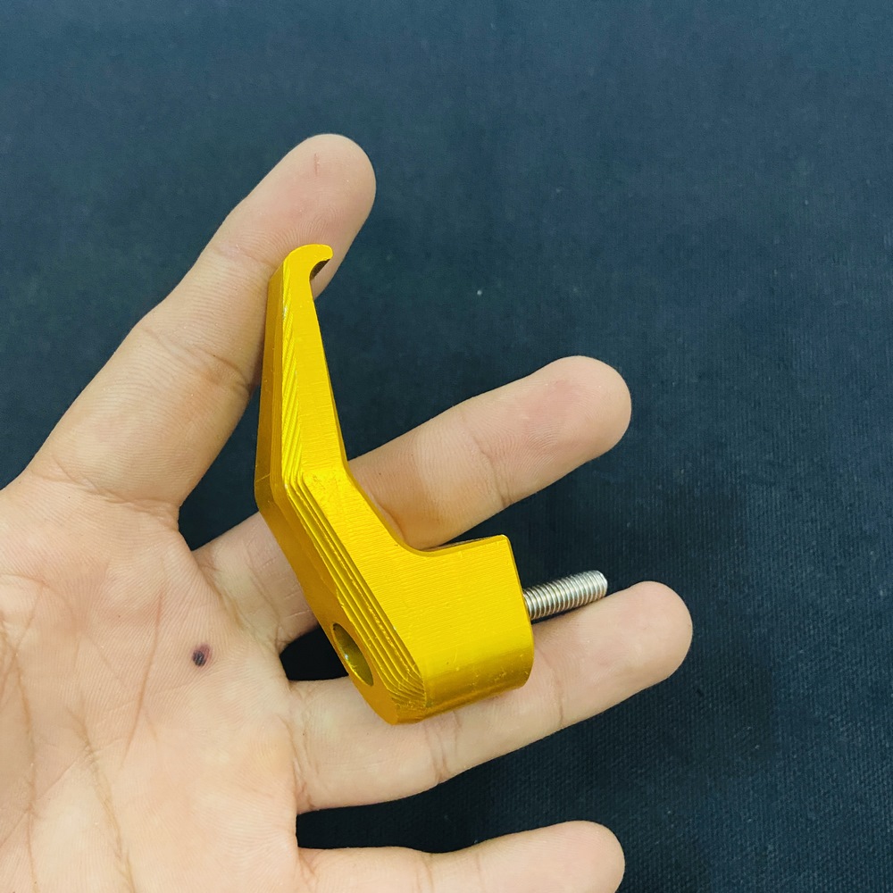 Móc treo đồ xe máy, móc treo hông sườn xe, móc treo giữa kiểu VARIO gắn được các dòng xe HONDA YAMAHA