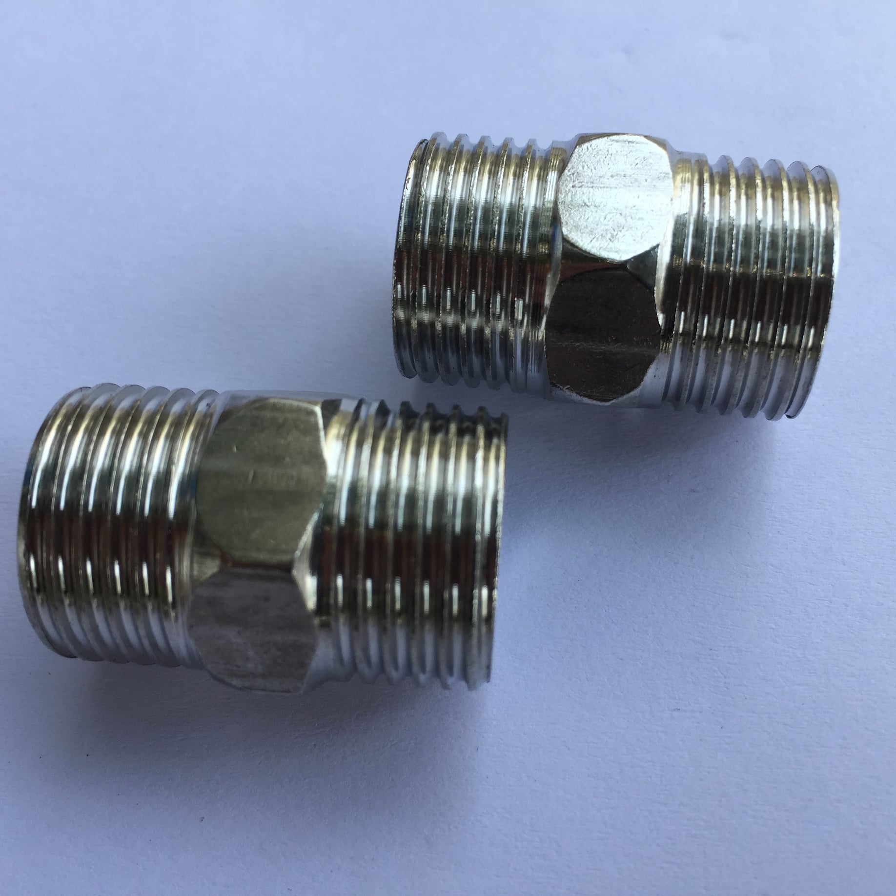 2 chiếc kép inox 304 ren ngoài 21mm