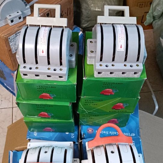 CẦU DAO ĐẢO 3 PHA 4 CỰC 63A -100A