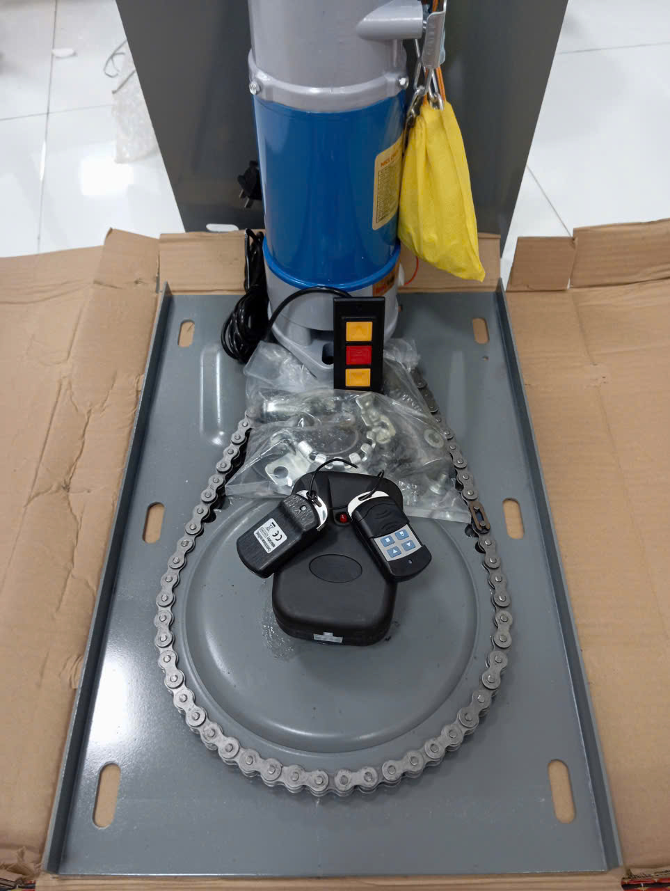 Bộ motor cửa cuốn Nice Chen 600kg (Motor + lắc+ hộp điều khiển)