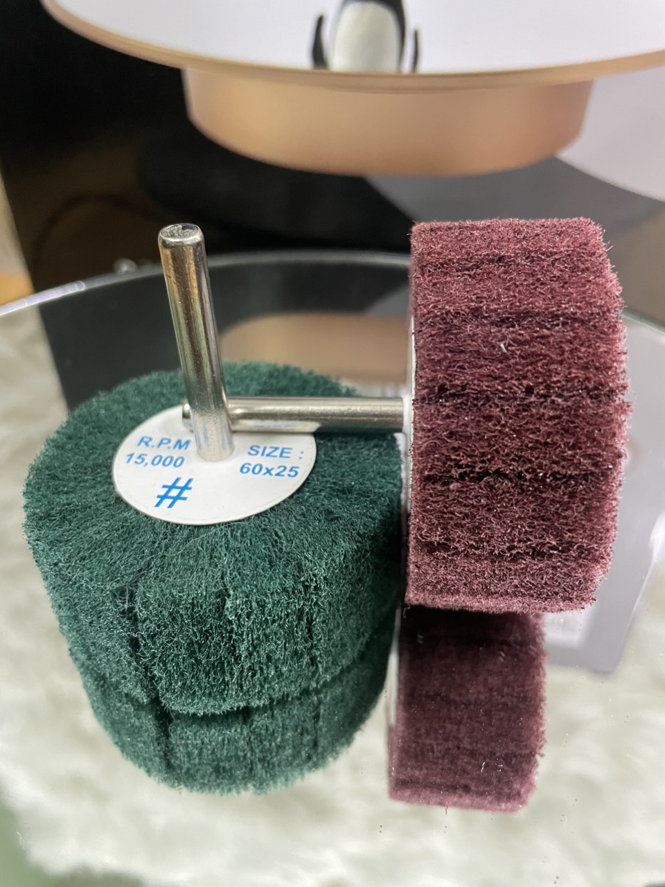 Nhám carem nỉ,Nhám trụ nỉ ,Nhám chuôi nỉ xanh đỏ kích thước 50x25mm cốt 6mm