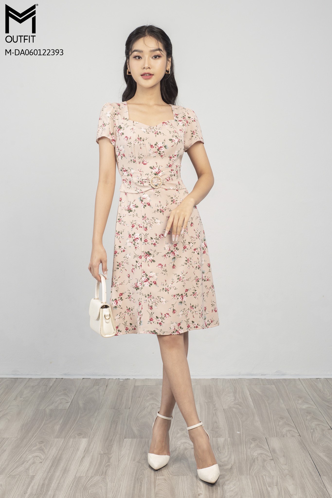 Đầm dáng A, cổ U, kèm đai - Mmoutfit