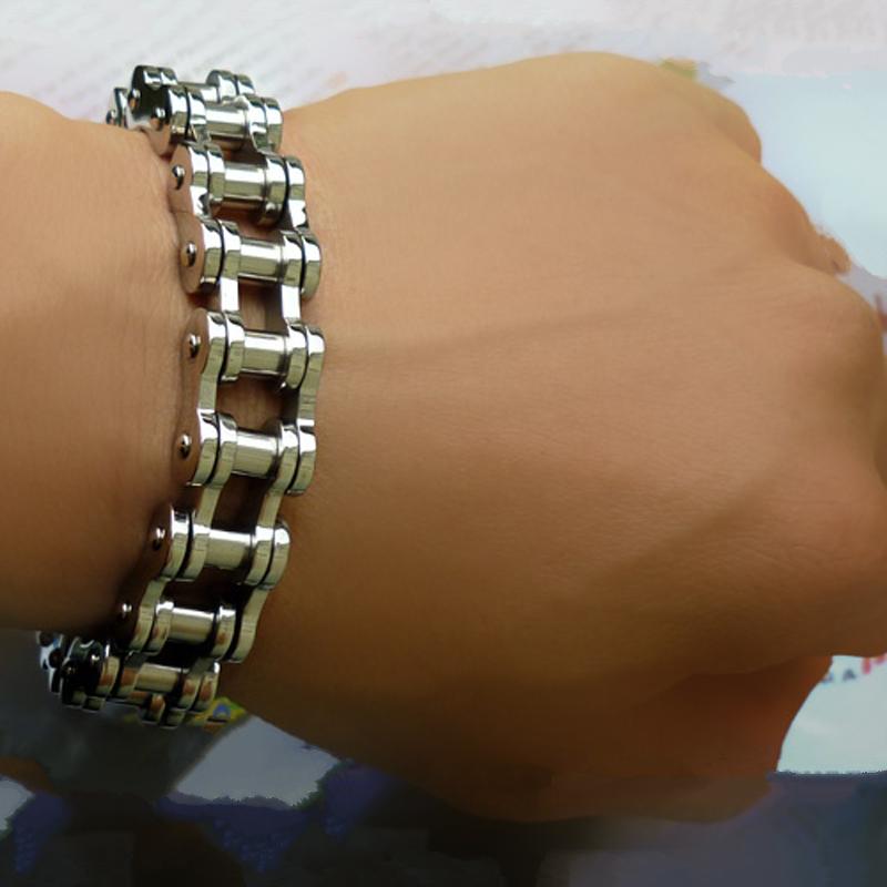 (Chắc Chắn-Kiểu Linh Hoạt) Lắc Tay Nam Xích Xe Máy Titanium Cao Cấp- Dùng tắm rửa không phai màu