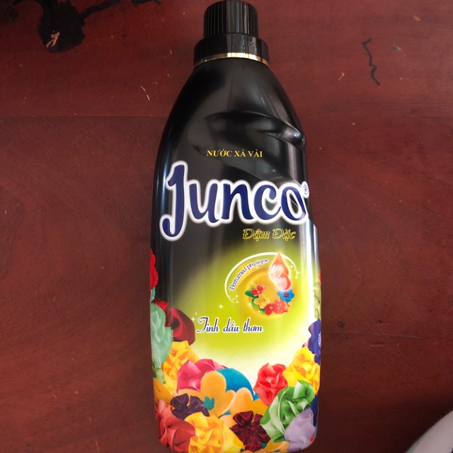 [HCM]Nước Xả Vải JunCo Chai 800ML Đậm Đặc - màu đen