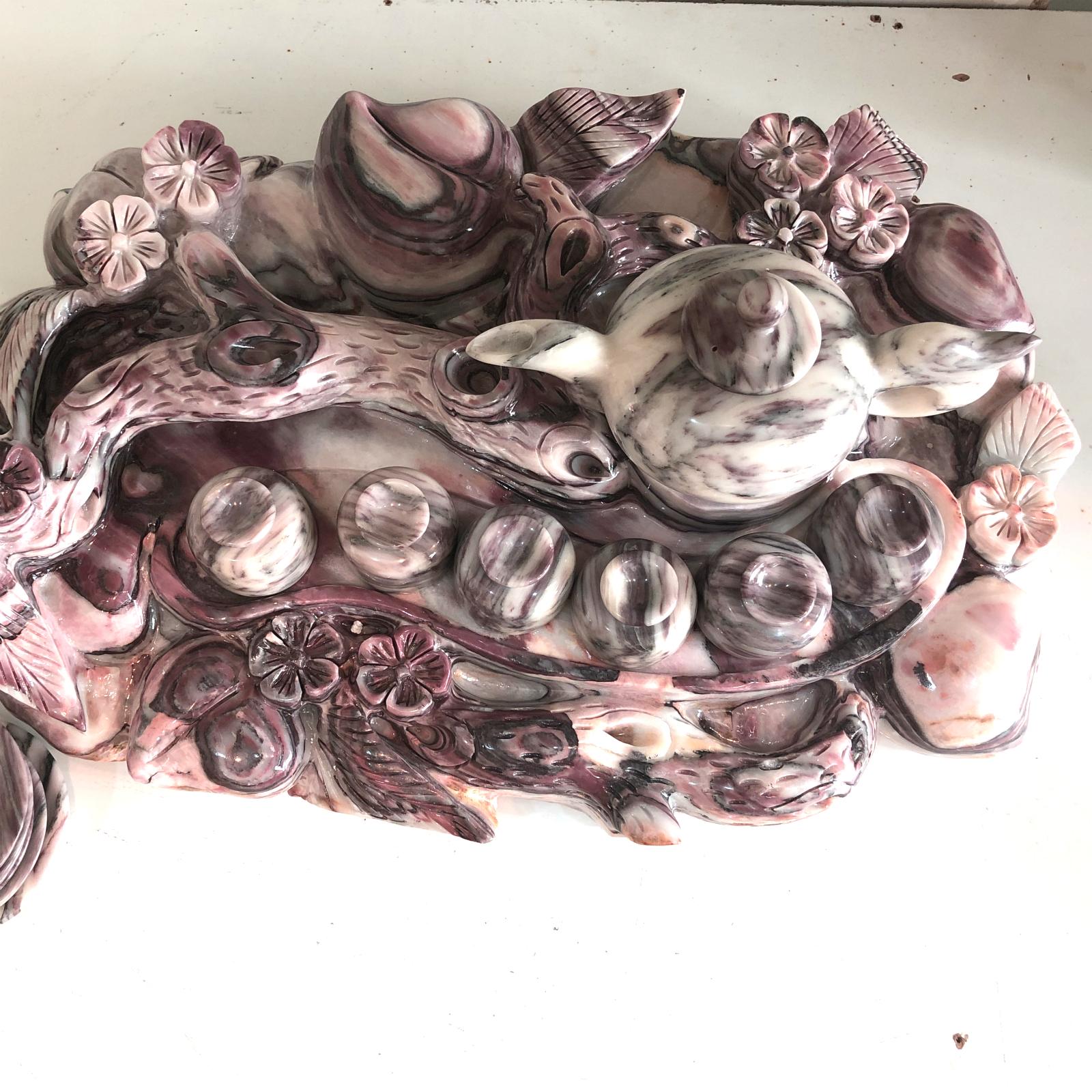 [HCM]Bộ ấm chén trà ngọc serpentine điêu khắc nghệ thuật nặng 25 kg hoàn toàn từ tảng đá thô đục tạc mà thành