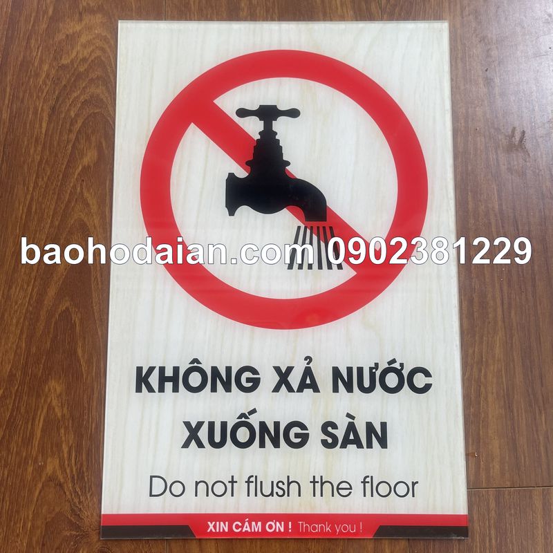 Bảng mica lưu ý khi đi vệ sinh (nhiều mẫu)